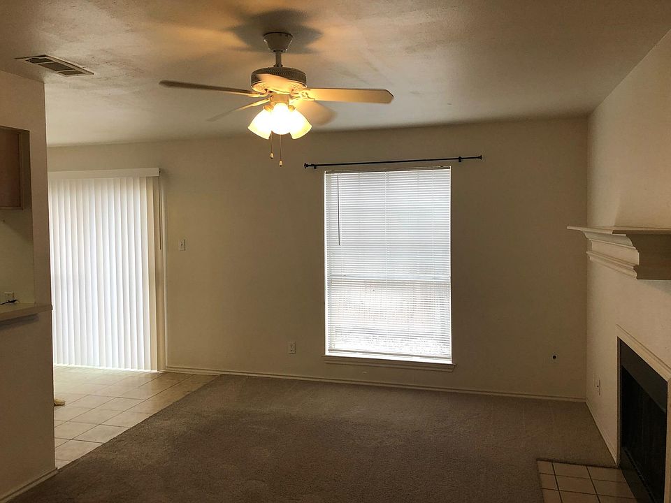 2nd image of 2215 Creekside Ln