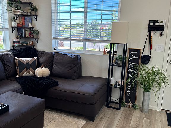 2nd image of 10339 Vaughn Way
