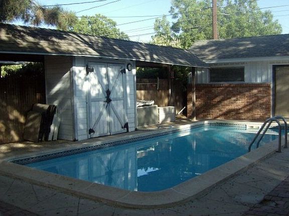 5th image of 3800 E Everglade Ave