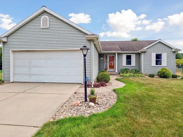 23072 Amber Valley Dr, South Bend, IN 46628