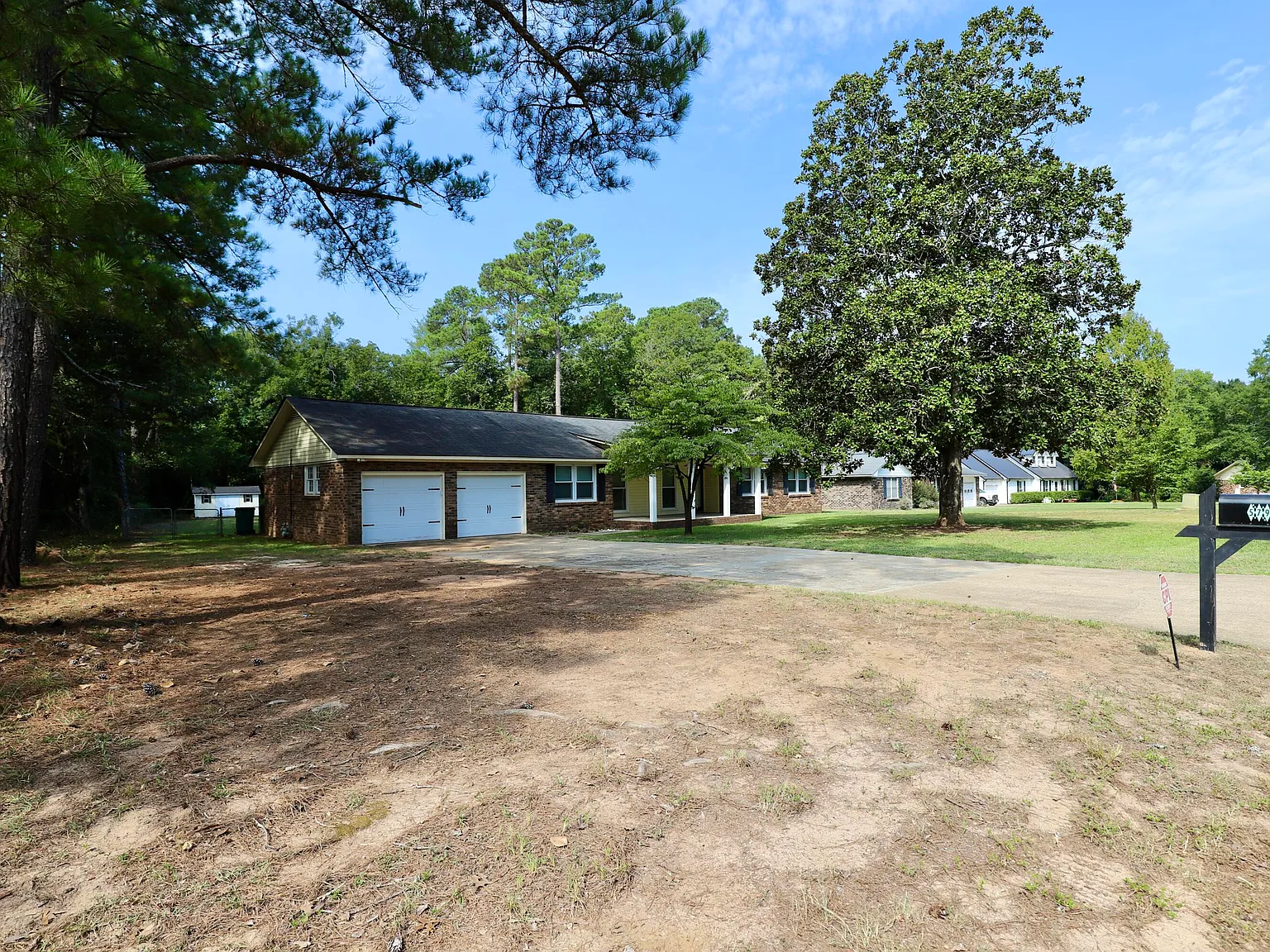 3 bed, 2.0 bath, 1945 sqft, $2,200 — Photo 2