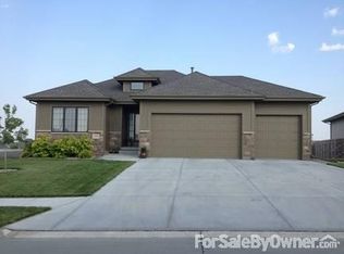 16909 Palisades Dr, Omaha, NE 68136