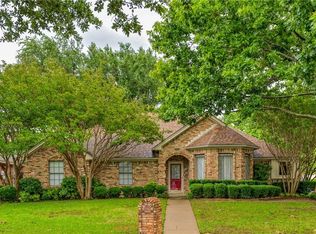 6305 Brookstone Dr, Arlington, TX 76001