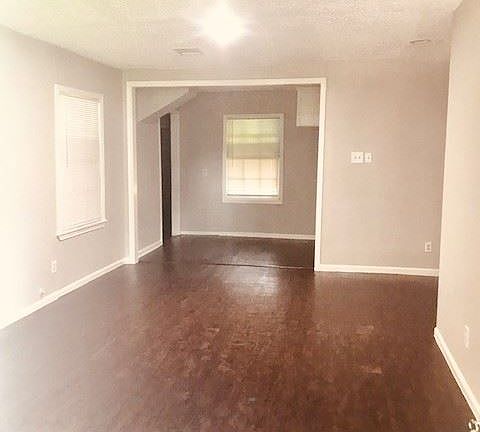 2nd image of 2407 Norman St