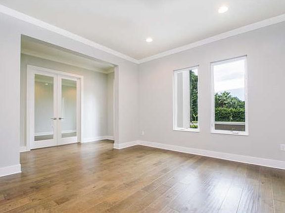 5th image of 2608 S Toronto Ave