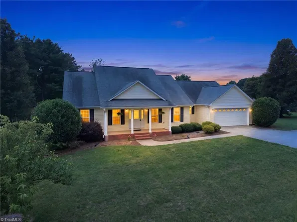 210 Jane Sowers Rd, Statesville, NC 28625