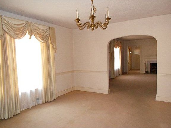 3rd image of 241 Penn Ave