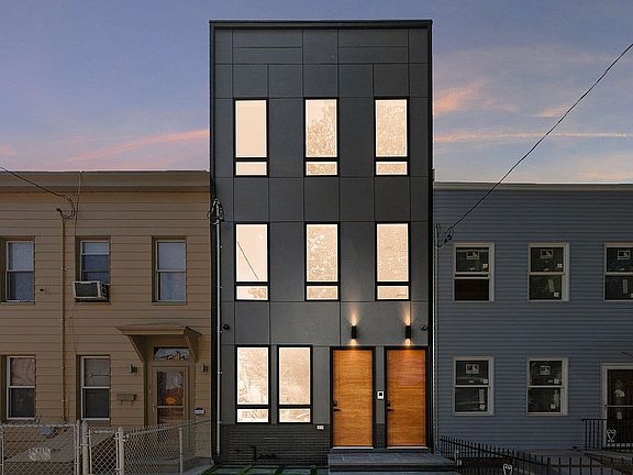 4th image of 111 Broadway