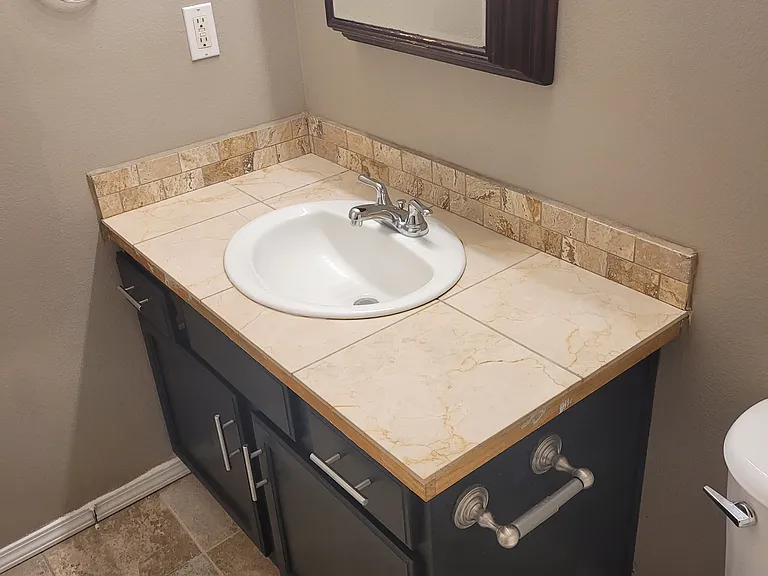3907 Lexington St — Photo 8