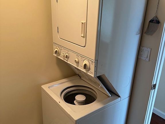 5th image of 1846 9th St APT 5