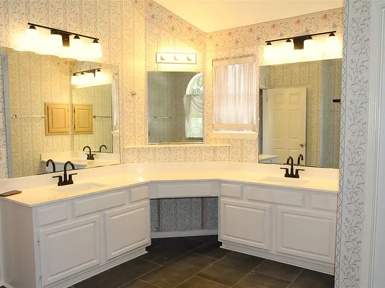 1235 Deer Ridge Dr — Photo 8