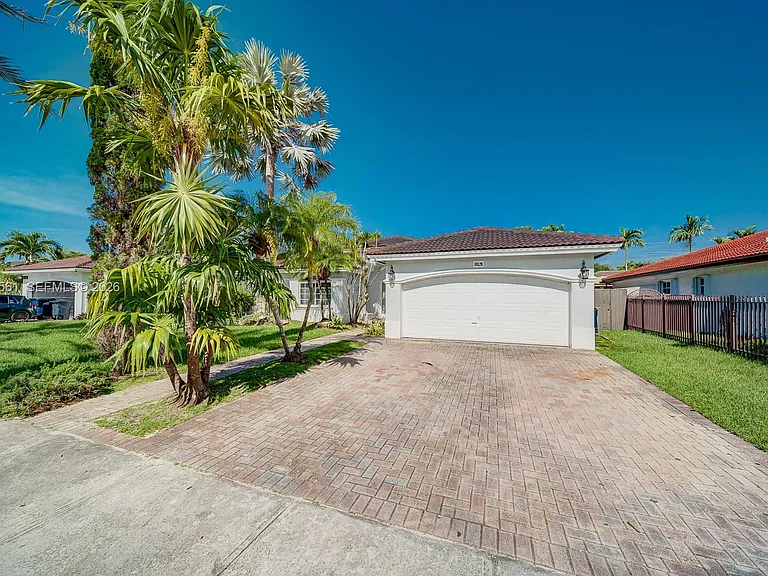 18128 SW 151st Ave — Photo 2