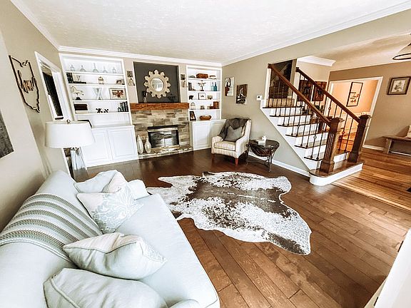 5th image of 689 Union Dr