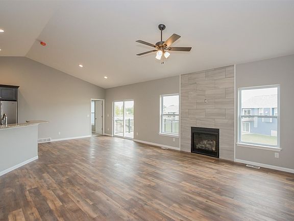2nd image of 780 Paca Ct