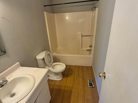 4th image of 1117 Tellico St S APT 15