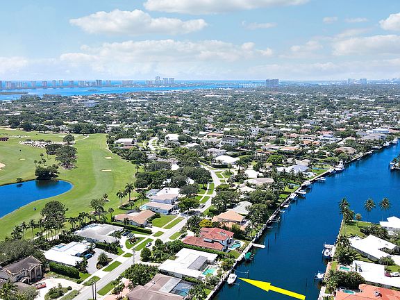 3rd image of 879 Country Club Drive
