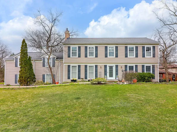 2N734 Wayne Oaks Ln, West Chicago, IL 60185