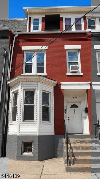 1st image of 33.5 S 12Th St