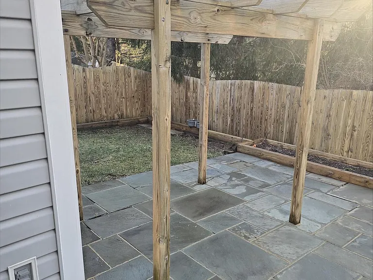 20323 Swallow Point Rd — Photo 14