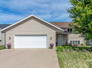517 Allyn Cir, Janesville, MN 56048