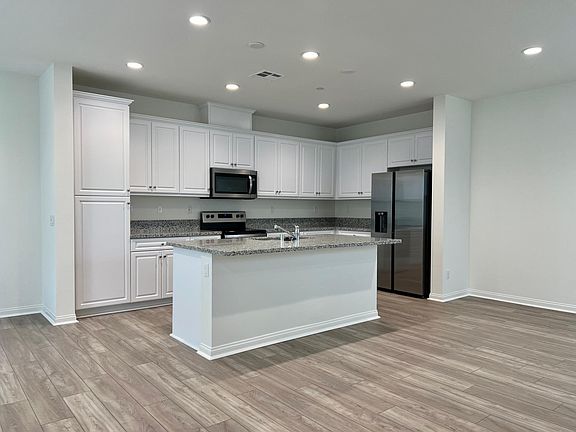4th image of 3029 Linwood St