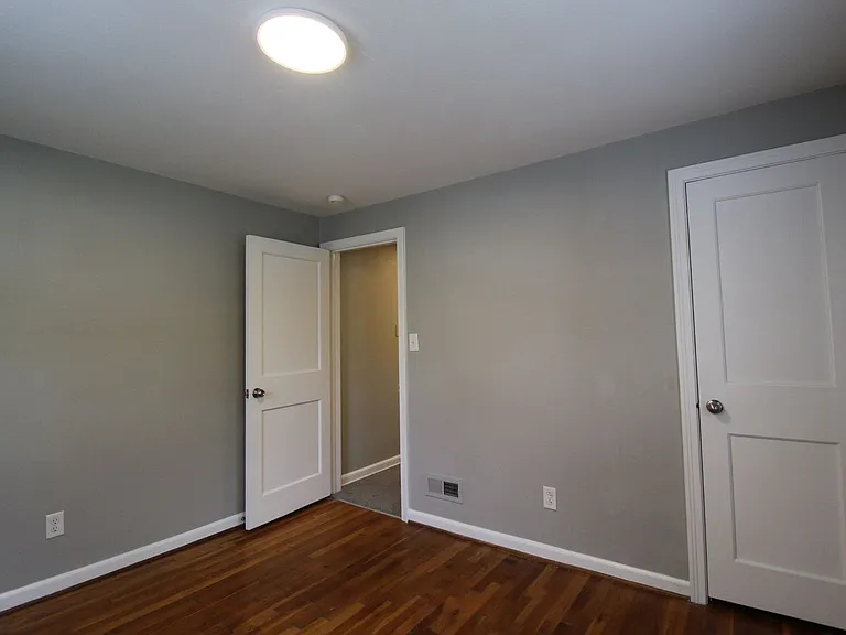 7518 Terrace St — Photo 13