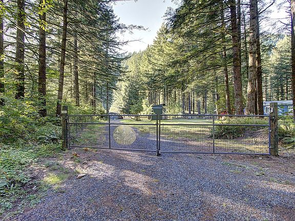 4th image of 16601 Washougal River Rd