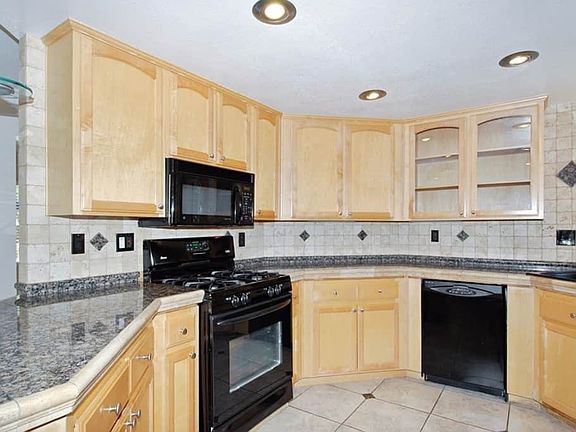 2nd image of 10170 Caribou Cir