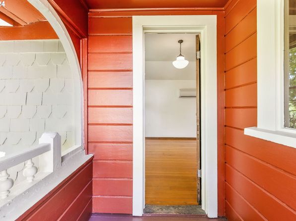 portland-oregon-2076780085 picture