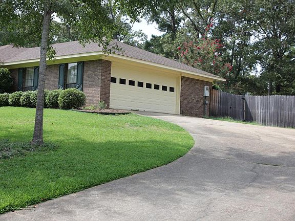 Side Driveway -room for extra parking