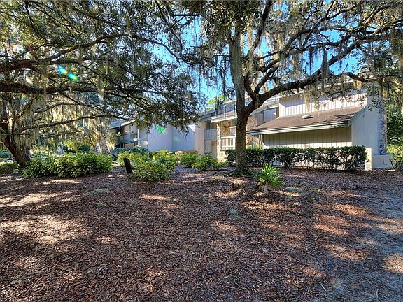 3rd image of 3091 Camelot Dr #3091