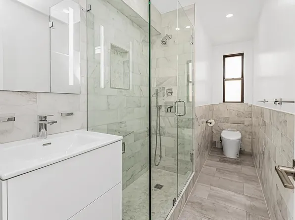 60 East 9th Street image 21 of 27