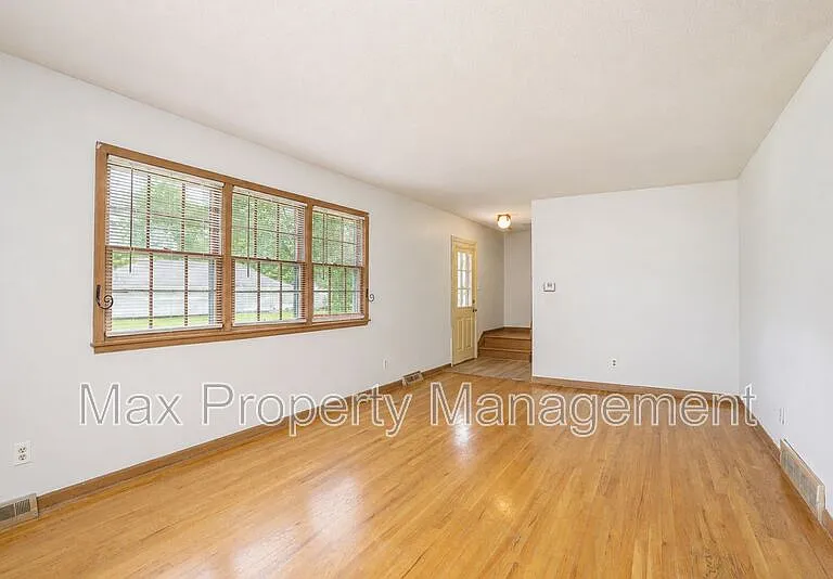 4413 63rd St — Photo 11