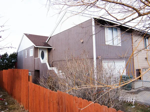 301 Westhills Loop, Gillette, WY 82718