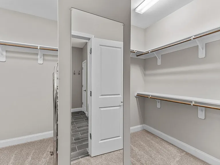616 Angelica Cir — Photo 14