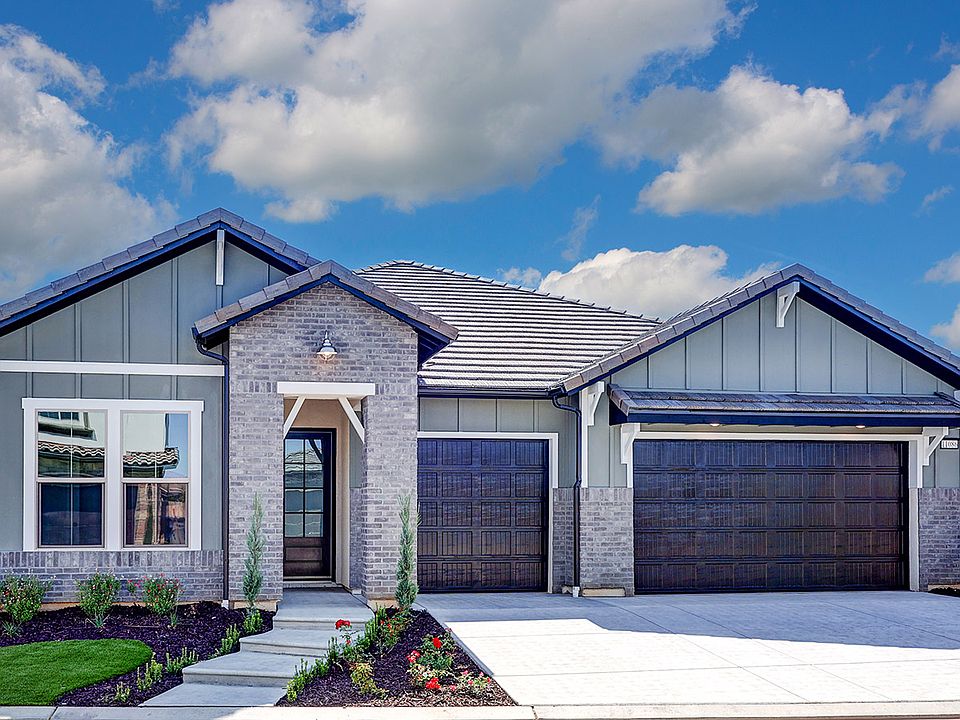 Bella Modern Farmhouse Exterior