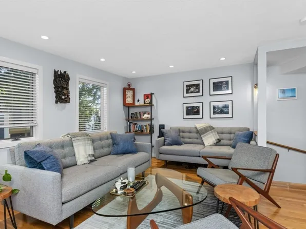 23 Ashland St #23, Watertown, MA 02472