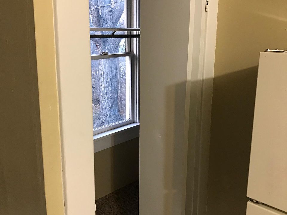 2nd image of 416 E 1st Ave APT 2