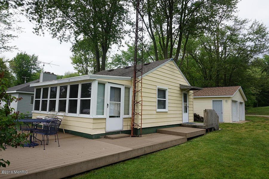 1st image of 152 Peterson Dr