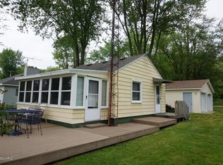 152 Peterson Dr, Gobles, MI 49055