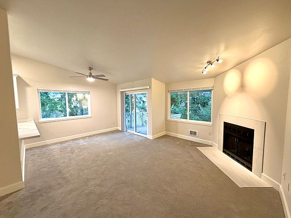 2nd image of 550 100th Ave SE