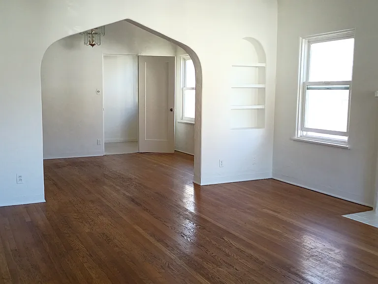 317 1/2 N Gardner St #2/1 — Photo 2