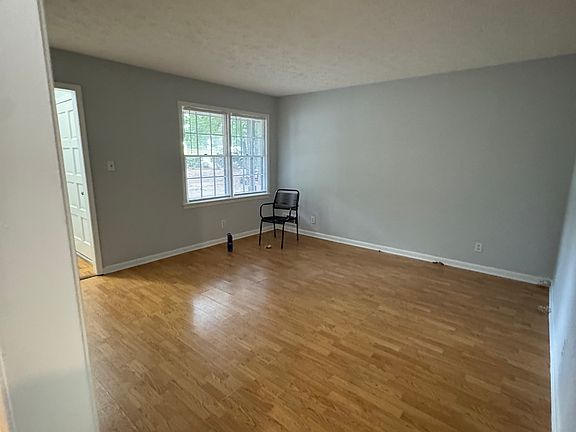5th image of 5821 Kay Dr #B