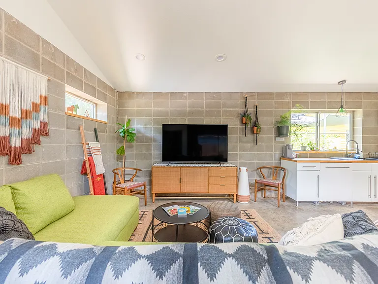 2202 Santa Rosa St — Photo 1