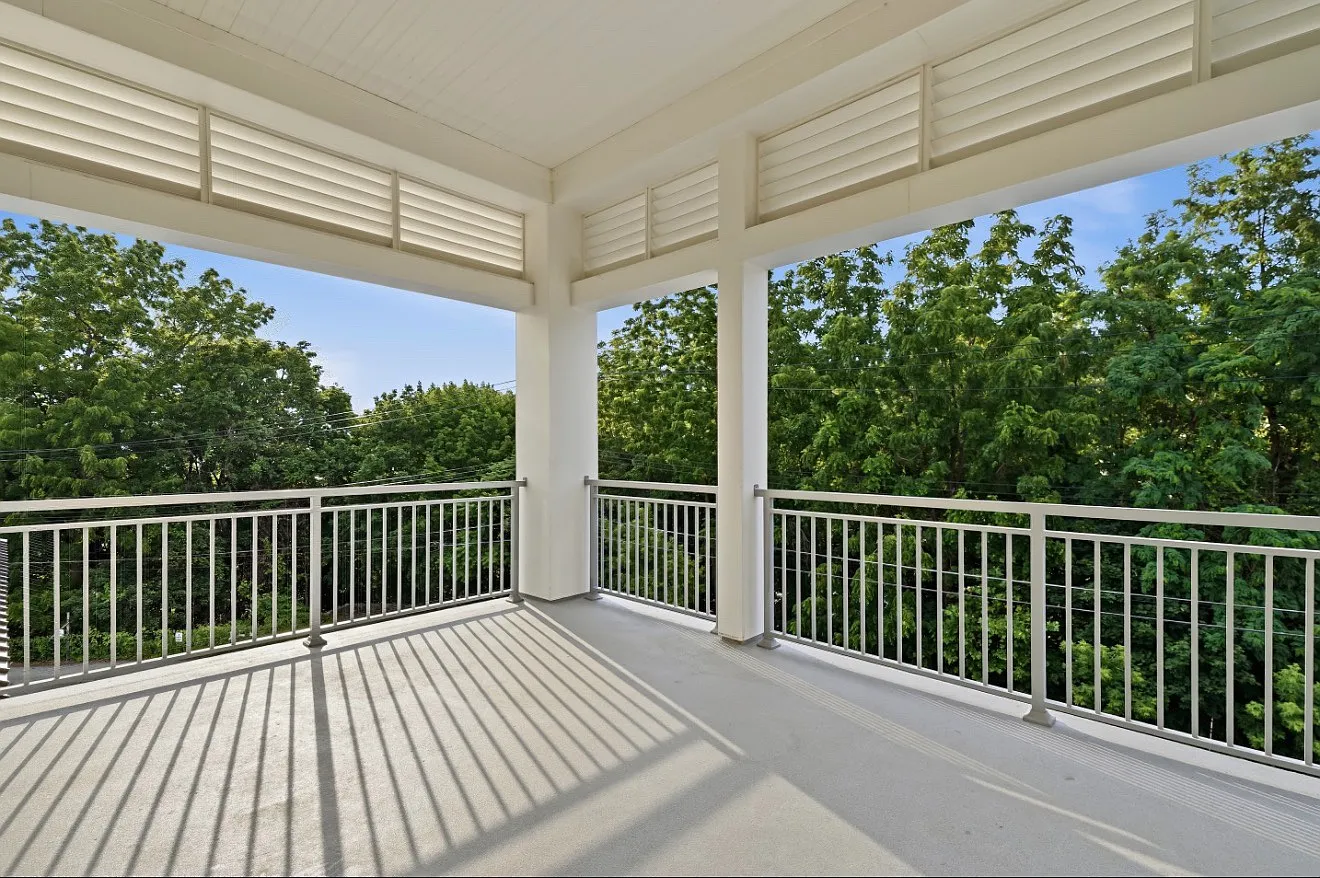 3 bed, 2700 sqft, $3,600 — Photo 2