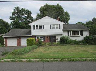 436 Locust Ave, Paramus, NJ 07652