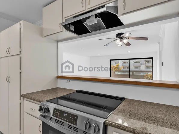 3 Embarcadero W APT 152, Oakland, CA 94607