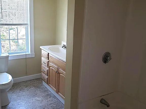 Updated bathroom with lots of room!