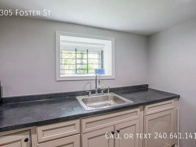 6305 Foster St #B — Photo 6