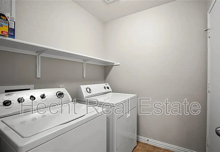 153 Carrington Dr — Photo 9